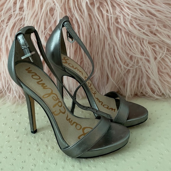 Sam Edelman size 4 heel sandal silver - Picture 6 of 6